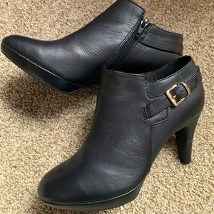Clark’s Brier Milan Black Leather Booties 7.5M